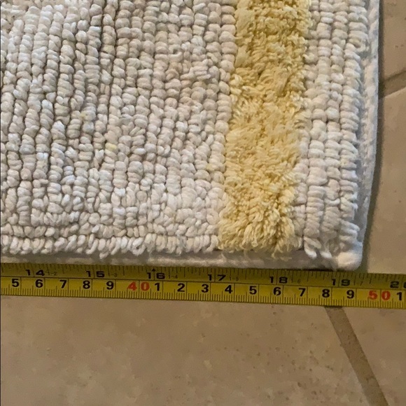 Fun and flirty bathroom rug - Picture 4 of 5